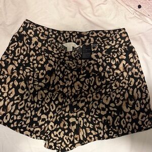H&M Black and Tan Patterned Shorts